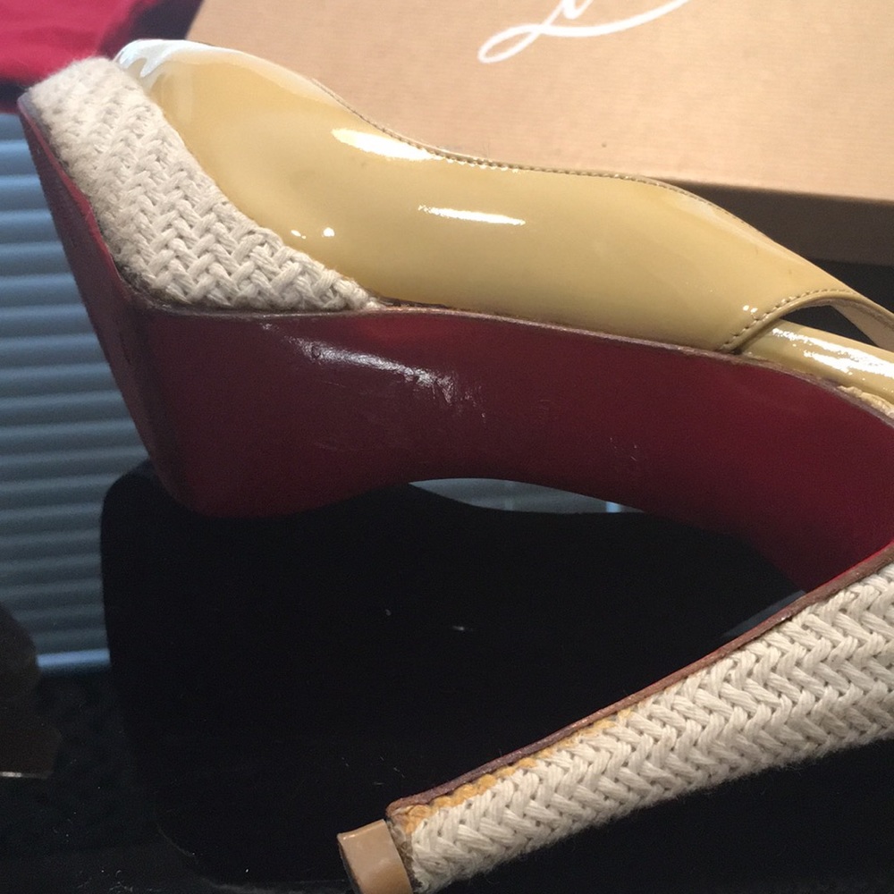Christian Louboutin 38.5 LIGHT Tan Slingbacks